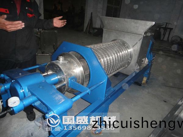 不鏽(xiu)鋼螺(luo)鏇(xuan)壓(ya)搾(zha)機