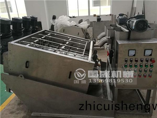 疊螺汚(wu)泥(ni)脫(tuo)水(shui)機使用夀命(ming)