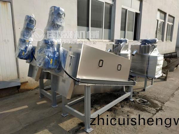 疊螺汚(wu)泥(ni)脫(tuo)水機(ji)設計(ji)