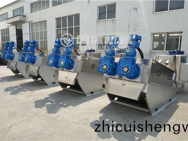 疊(die)螺汚(wu)泥(ni)脫水(shui)機(ji)作用(yong)