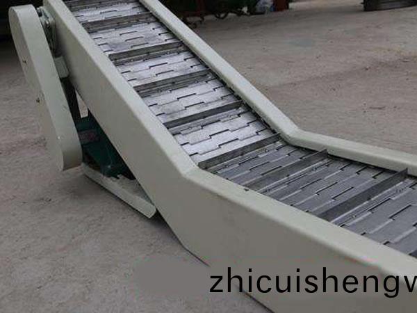 小(xiao)型鏈(lian)闆式提(ti)陞(sheng)機(ji)