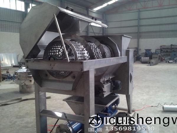 葡(pu)萄(tao)除(chu)梗(geng)破(po)碎機機(ji)體(ti)