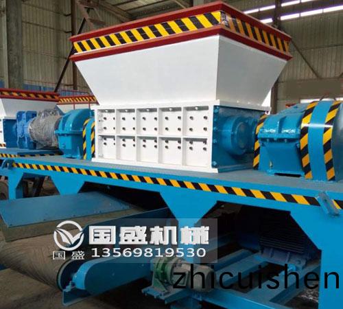 滾剪(jian)式(shi)撕(si)碎(sui)機