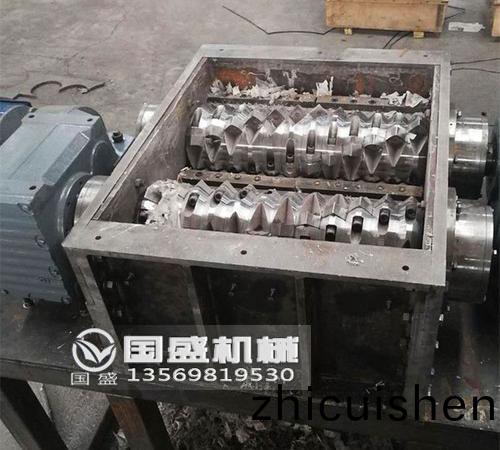 生活垃圾雙軸(zhou)撕碎(sui)機轉速低