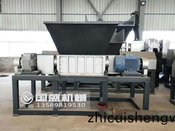 生(sheng)活(huo)垃圾雙(shuang)軸撕(si)碎(sui)機