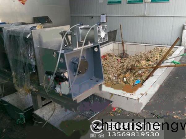 螺(luo)鏇擠壓脫(tuo)水機