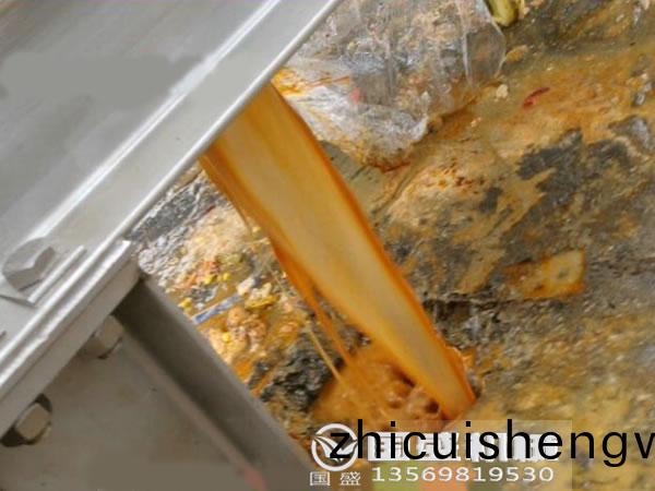 餐廚(chu)垃圾處理(li)設(she)備(bei)廠傢